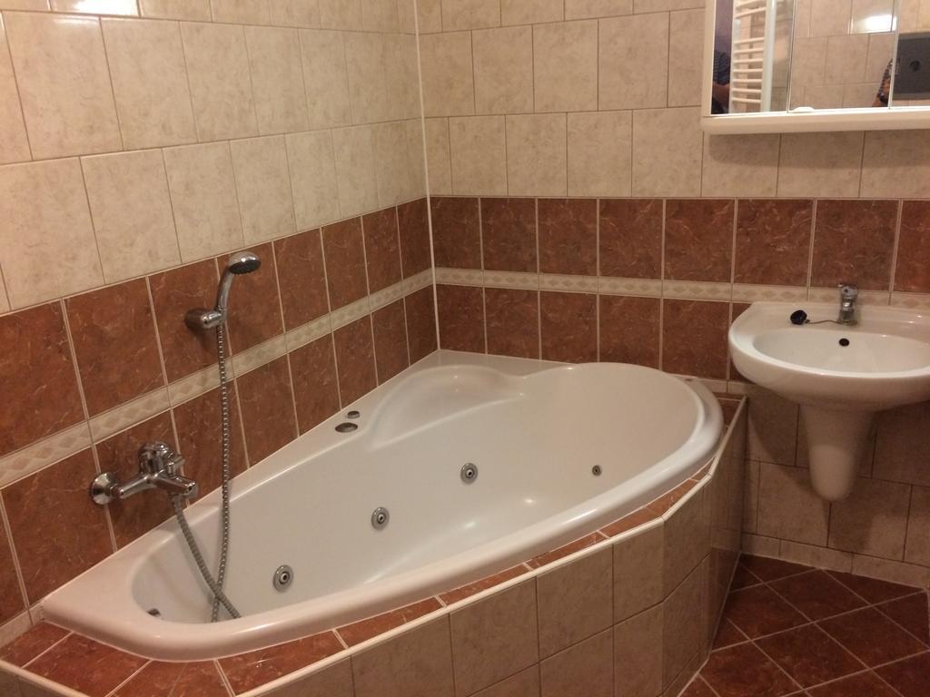 Hotel Filippi Zdirec nad Doubravkou Luaran gambar